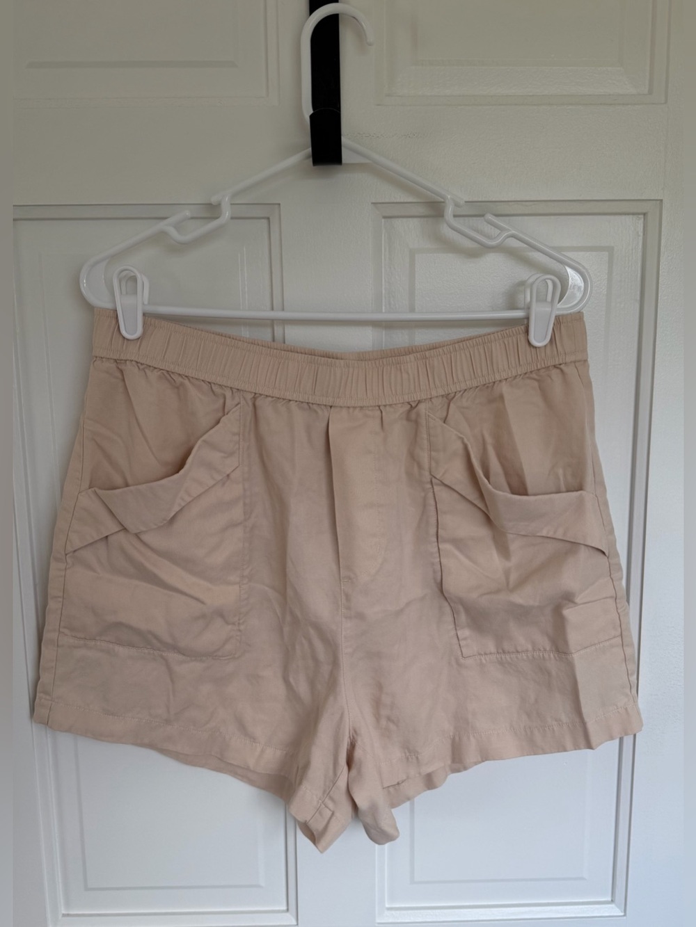 Vuori Women’s Tan Cream Lyocell Linen Pull On Shorts Size Large
